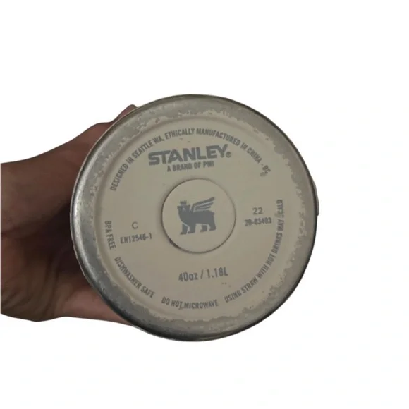 Stanley Cup 40oz  Tumbler  H2.0 FlowState Quencher Cream  Tonal - Picture 7 of 7